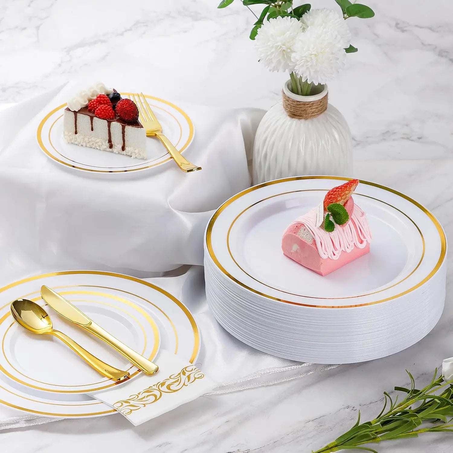 700-Piece Disposable Gold Dinnerware Set for 100 Guests